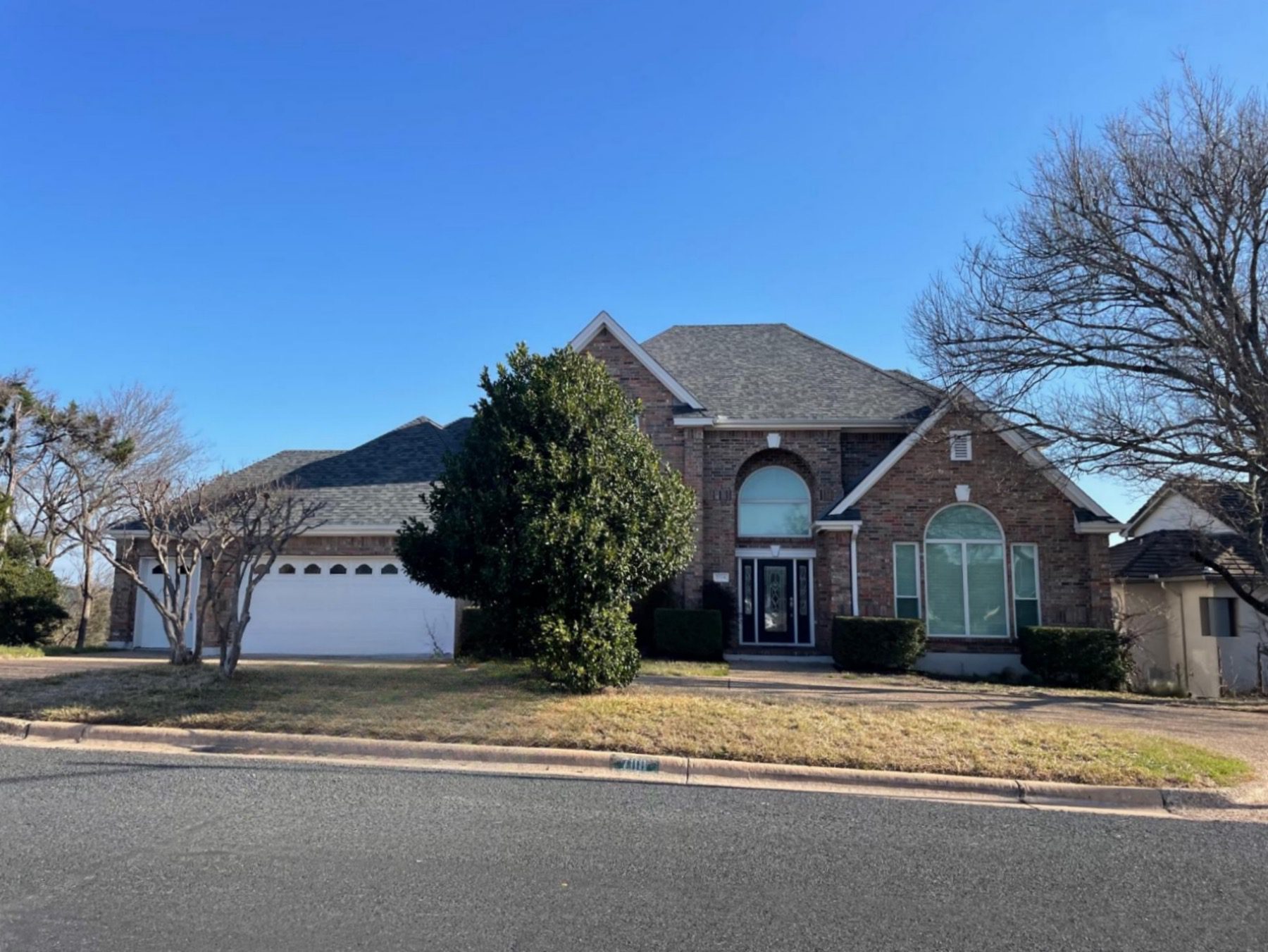 one story red brick home in north cat mountain