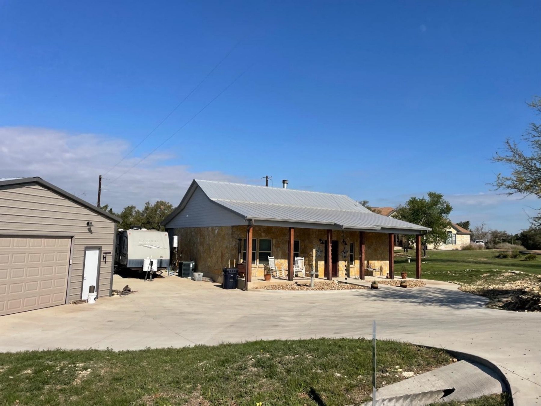 rolling hills home with shop in liberty hill