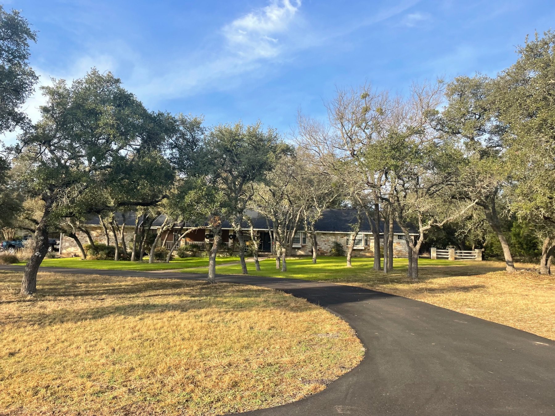stonehurst home with long driveway leander texas