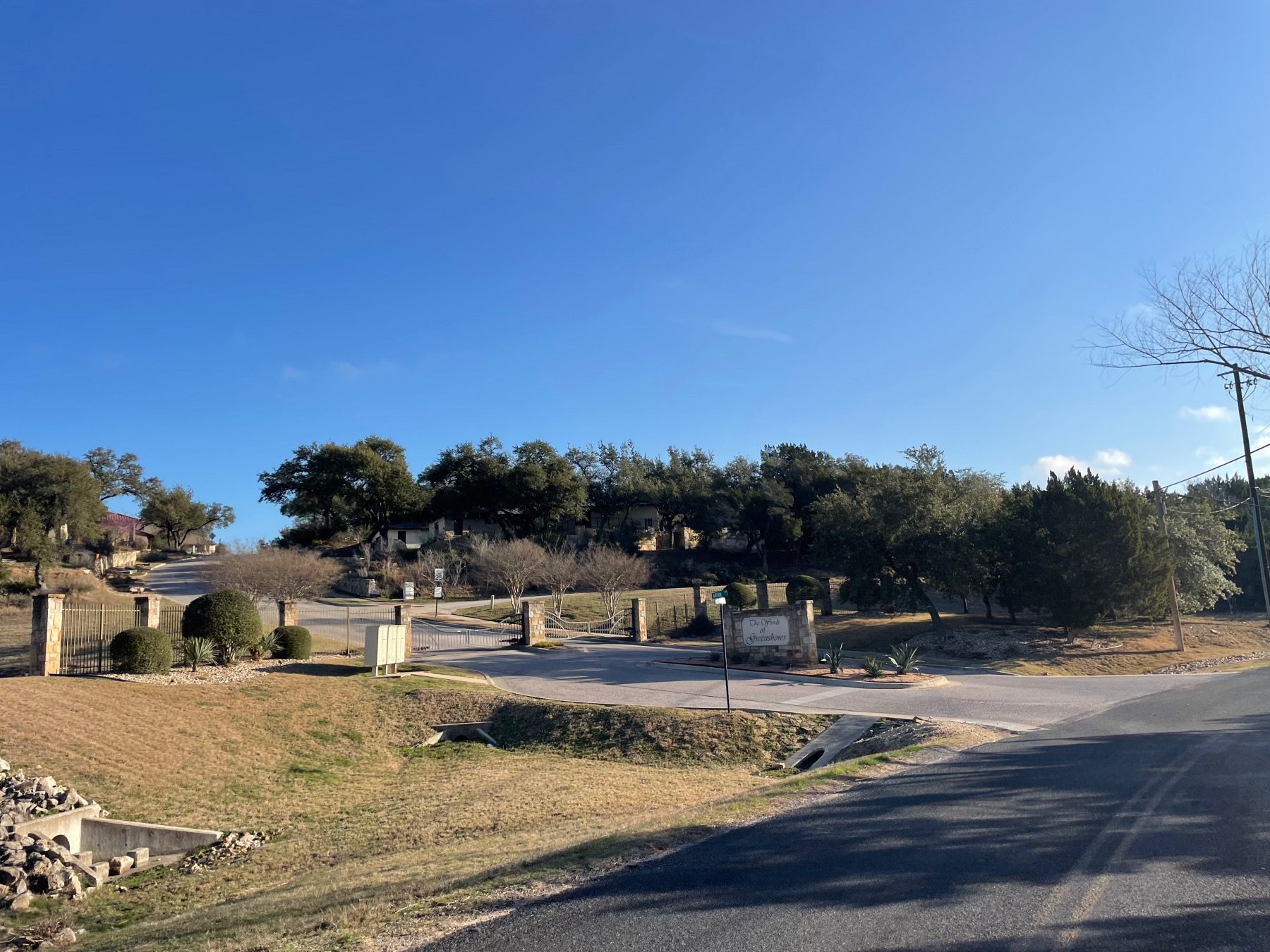 best Austin luxury neighborhoods for $2MM woods of greenshores