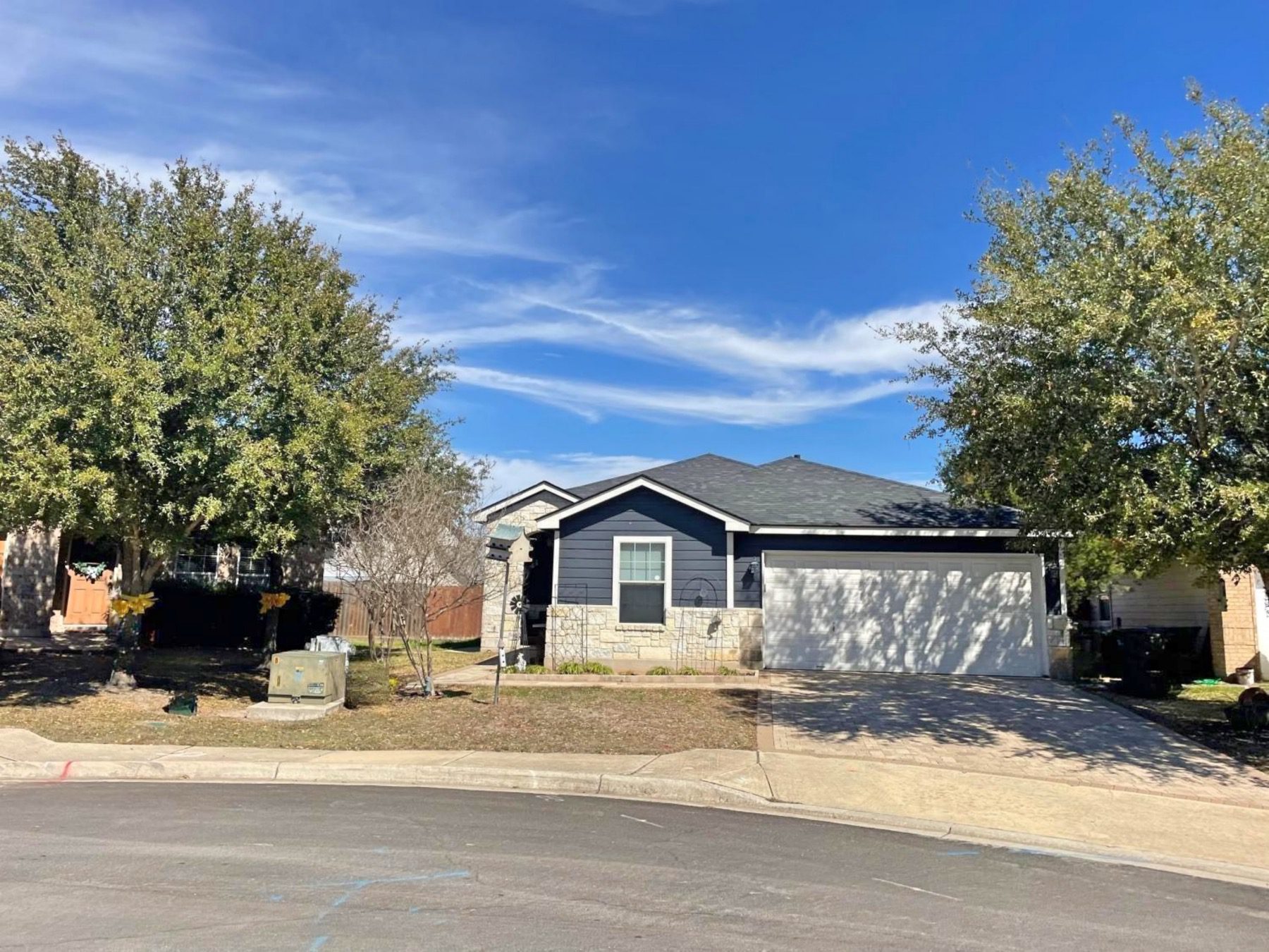 brookside blue stone home in Kyle texas 78640