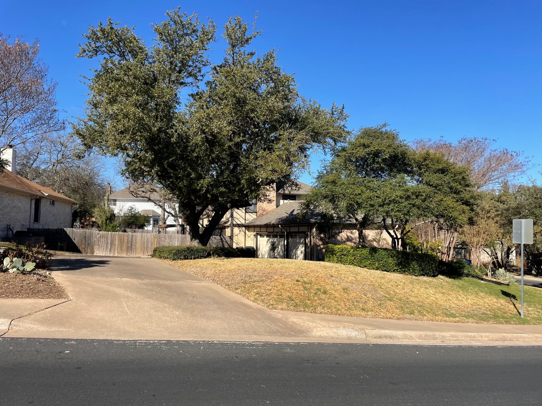 spicewood at bullcreek home on corner lot Austin 78759