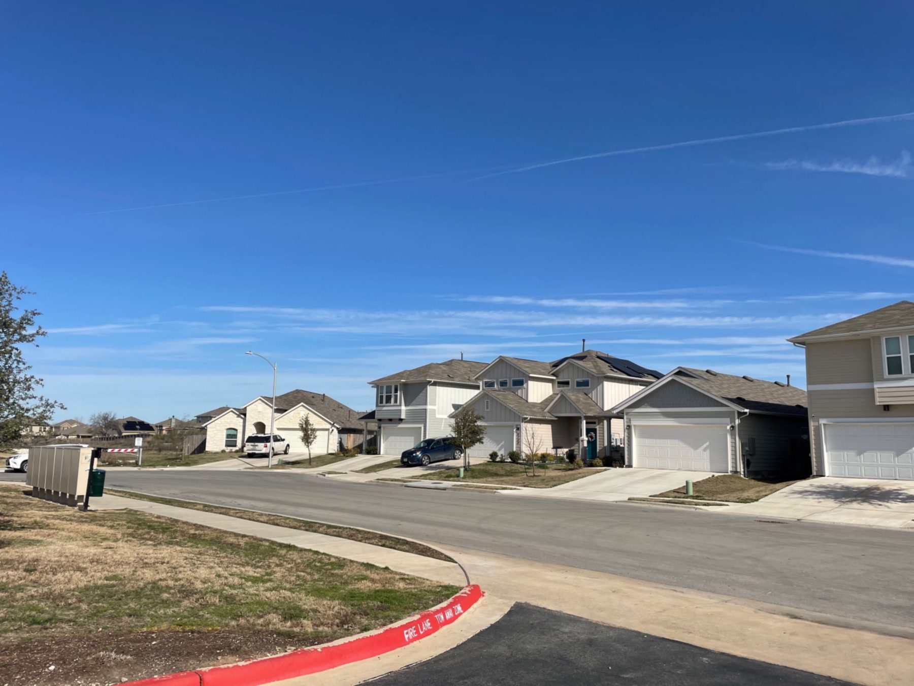 vistas of Austin homes and mailboxes 78747