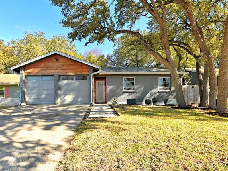 hillside oaks Southwest Austin neighborhood guide