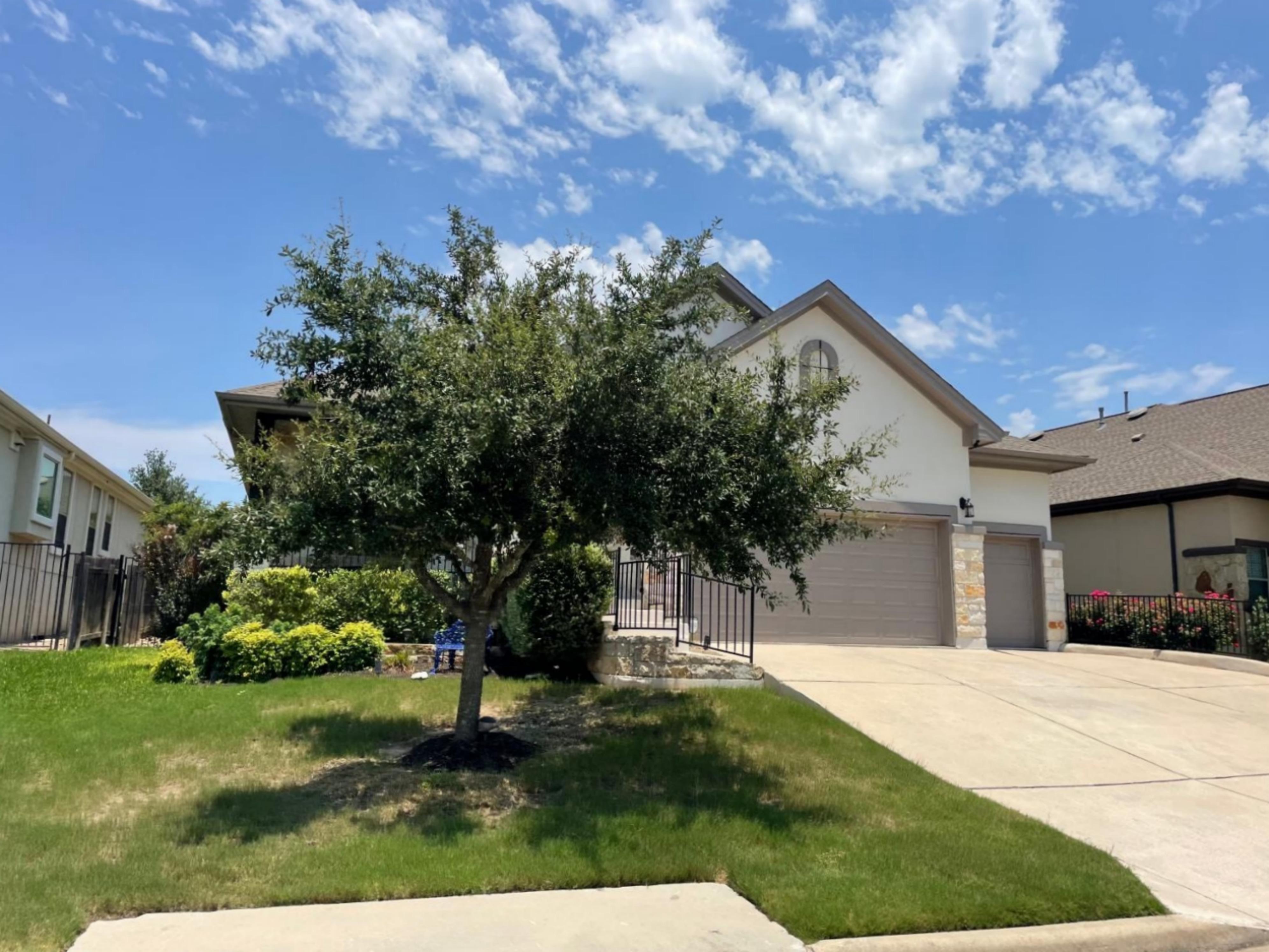 ladera stone stucco home in bee cave texas