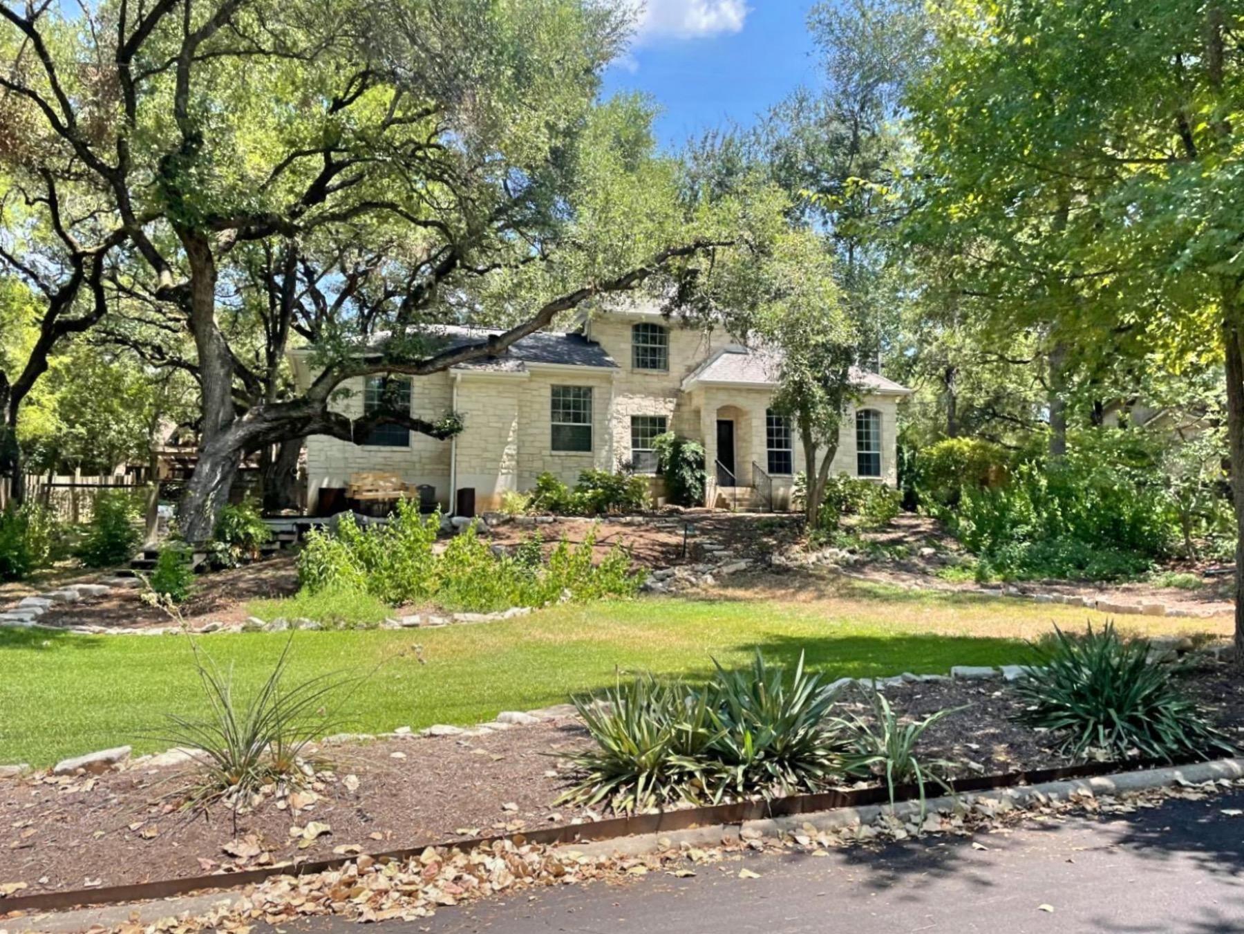 aqua verde stone home in Austin tx 78746