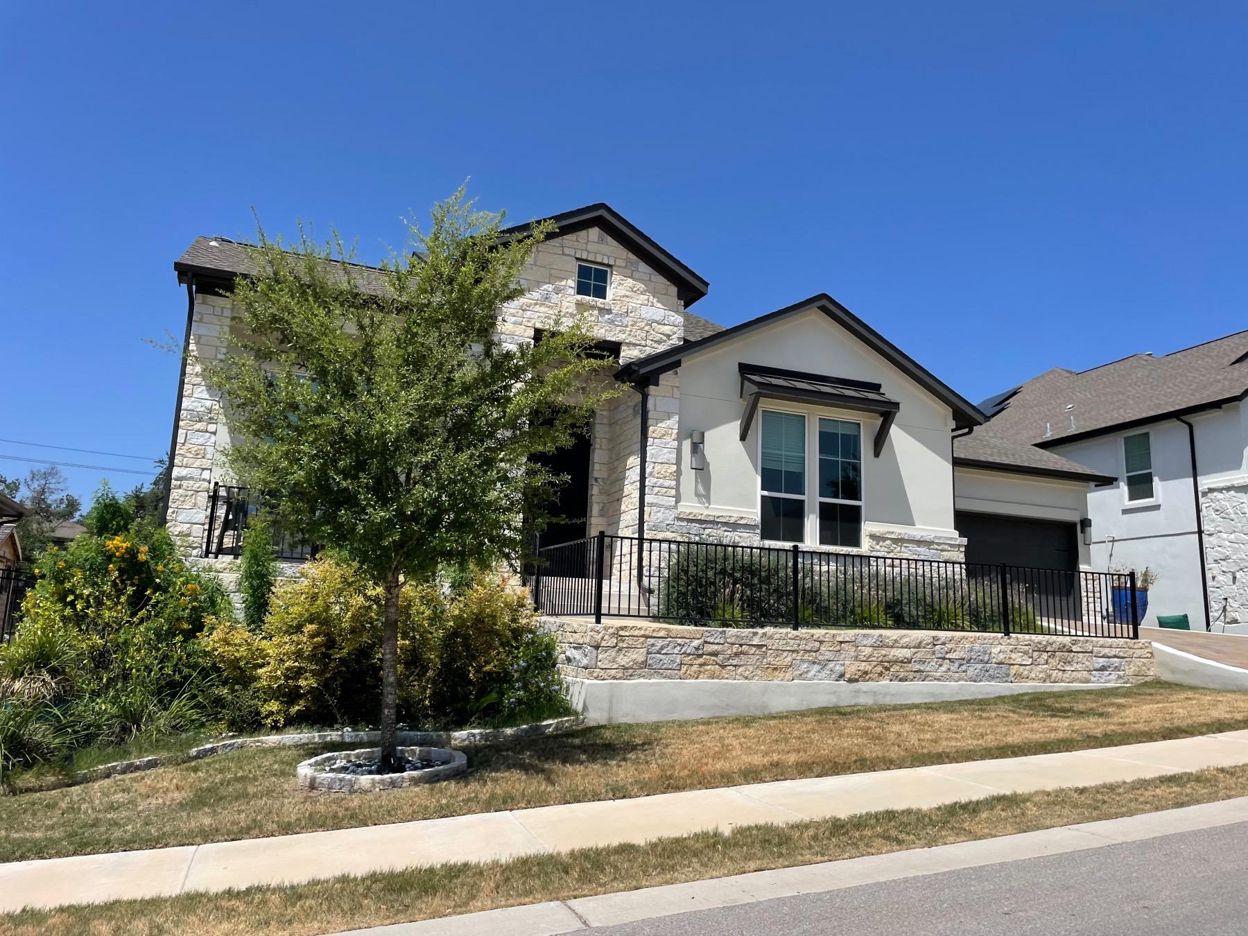 lakes edge home on slope in Austin tx