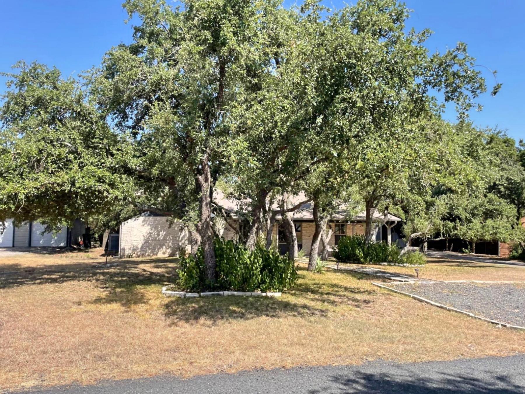 one story home in aqua monte Austin 78733
