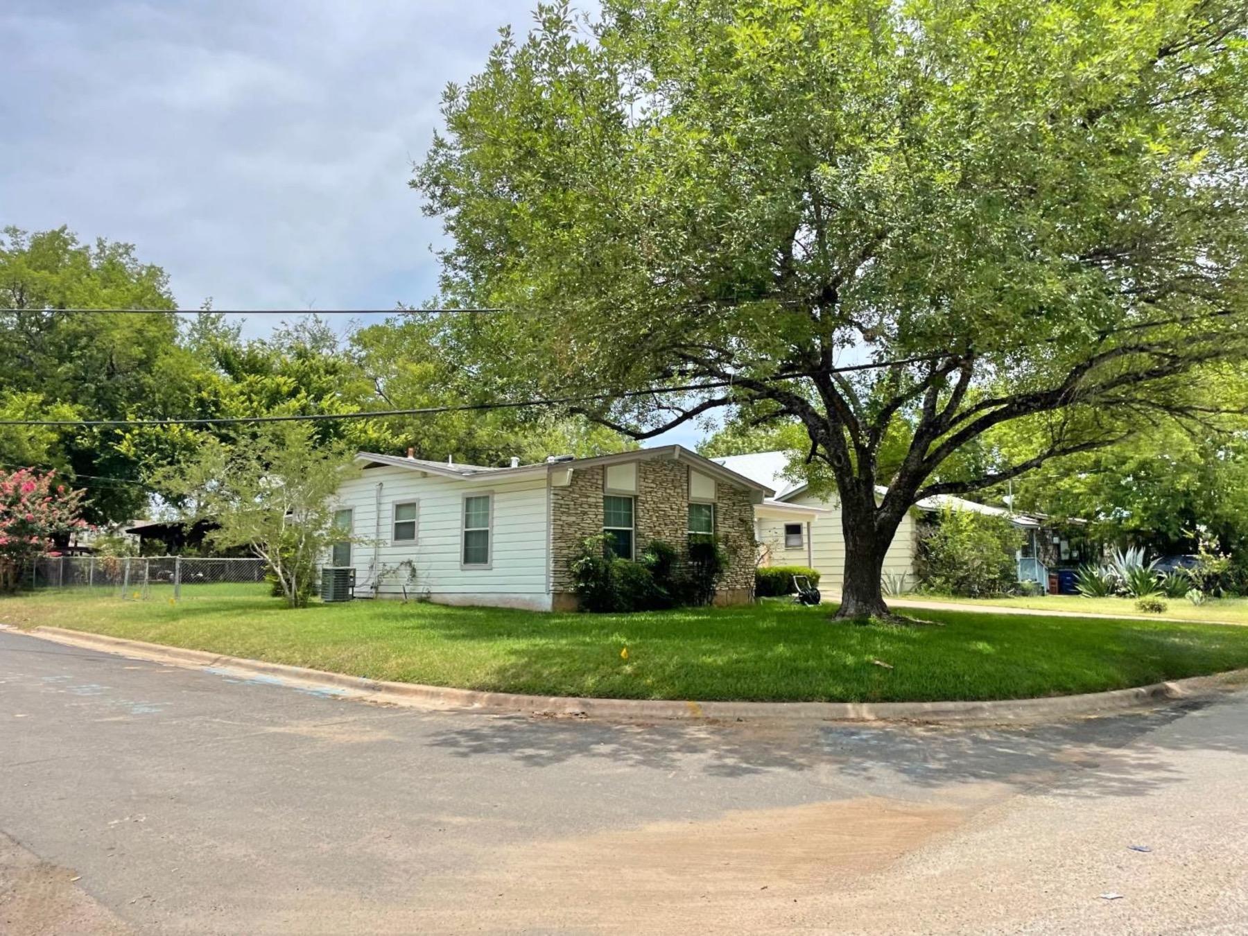 Truman heights Austin home on corner lot