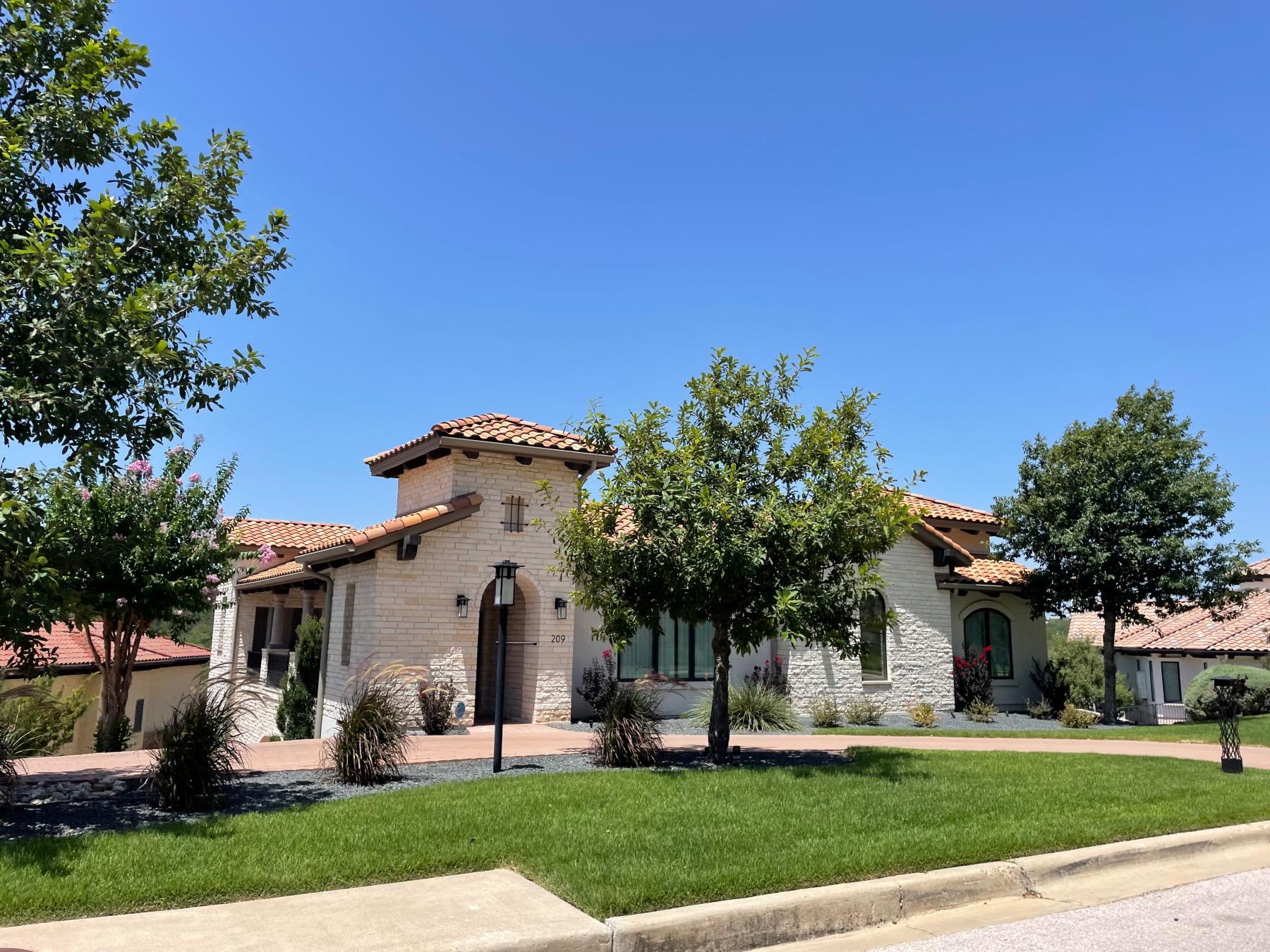 waters edge at rough hollow lakeway waterfront luxury home