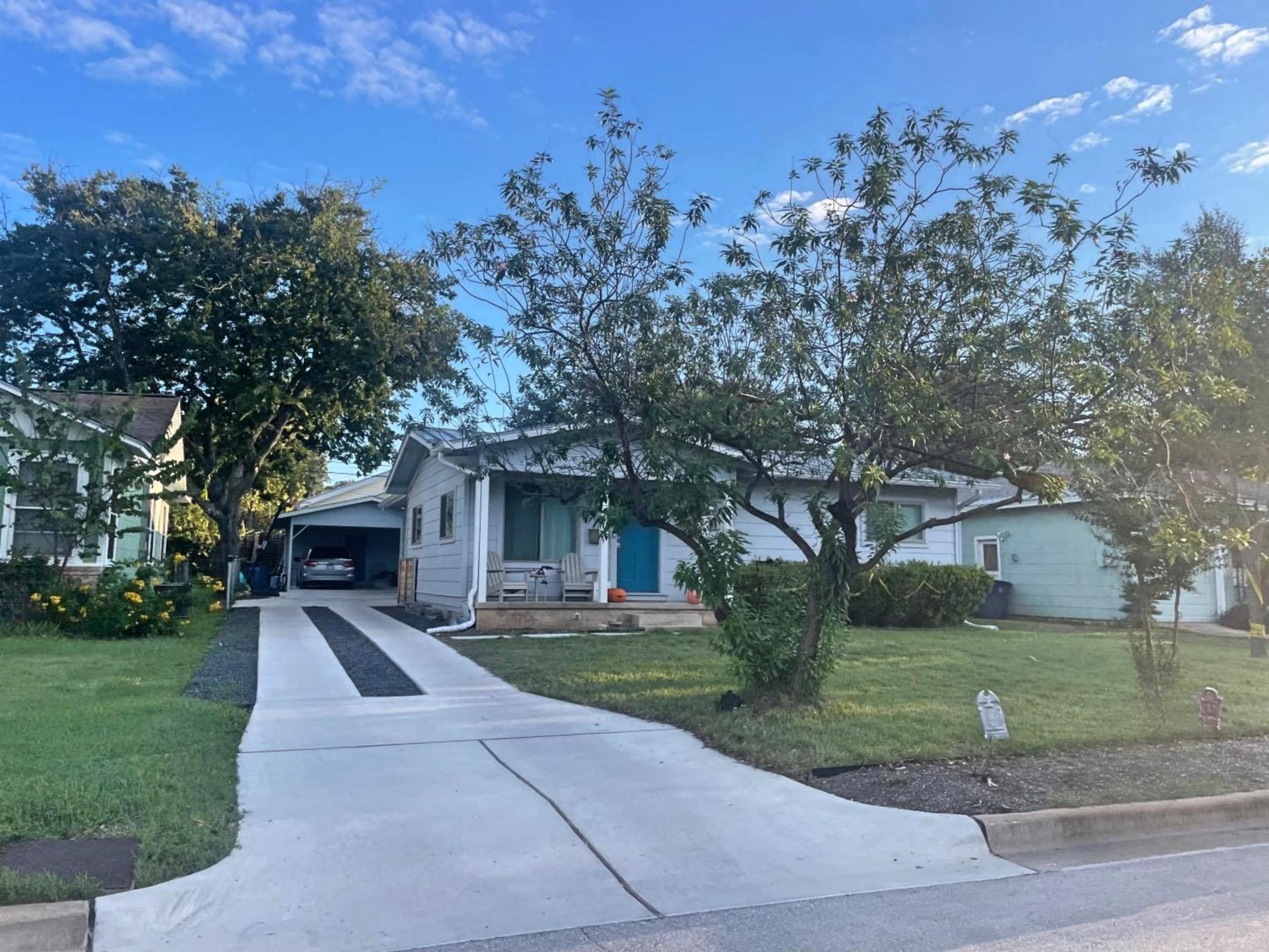 Crestview home with rear carport Austin tx