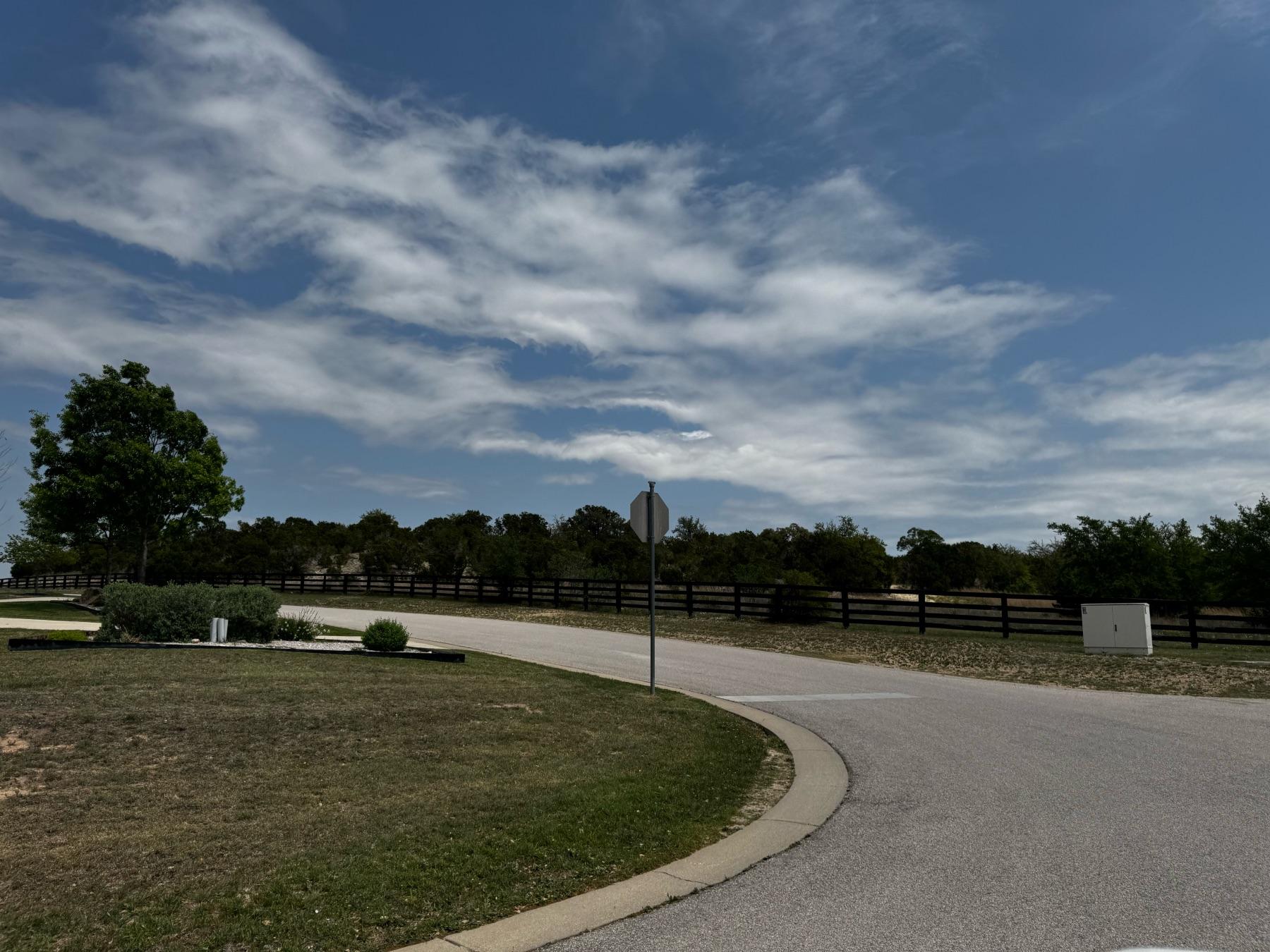 neighborhood street tierra vista spicewood 78669