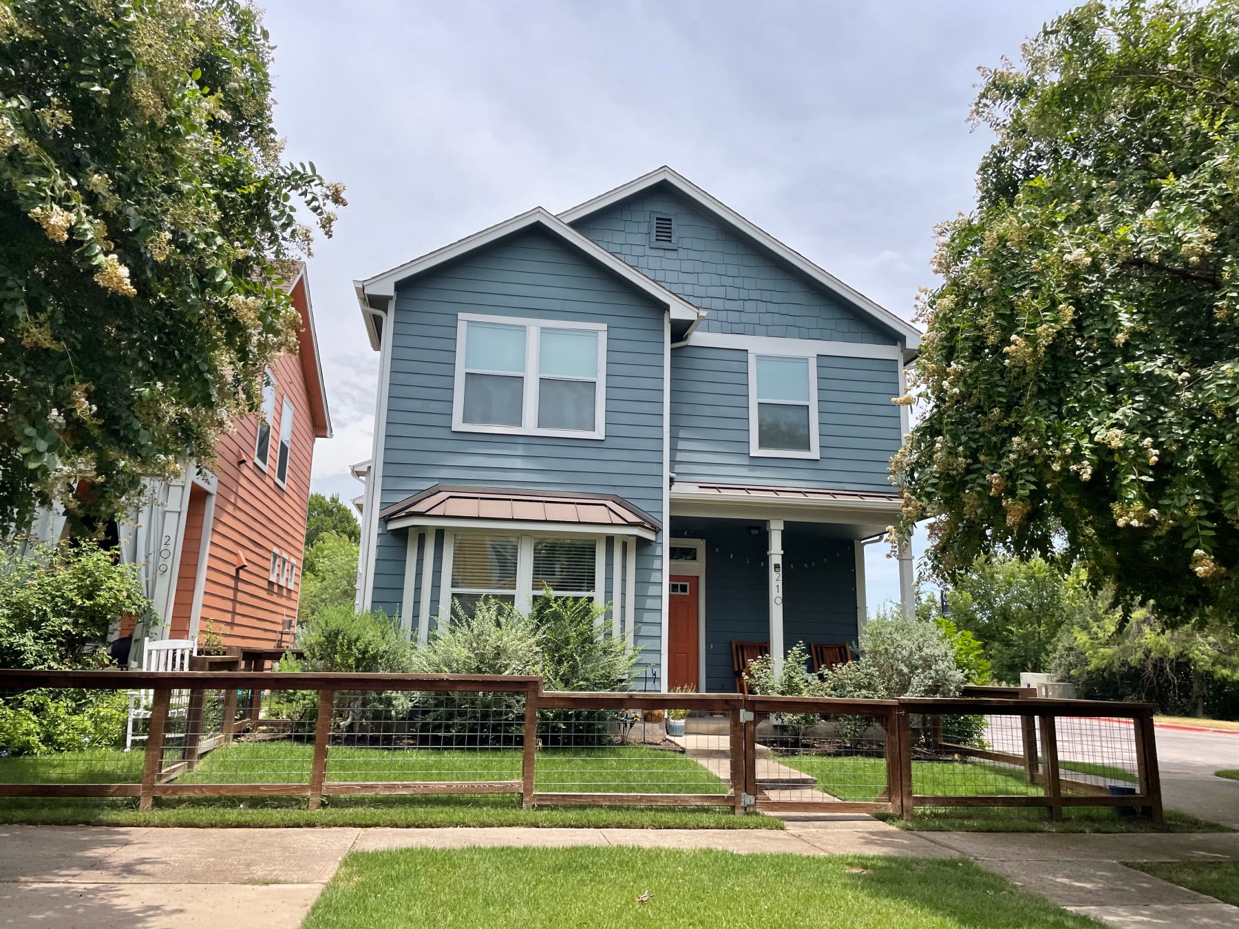 chestnut commons home on corner lot