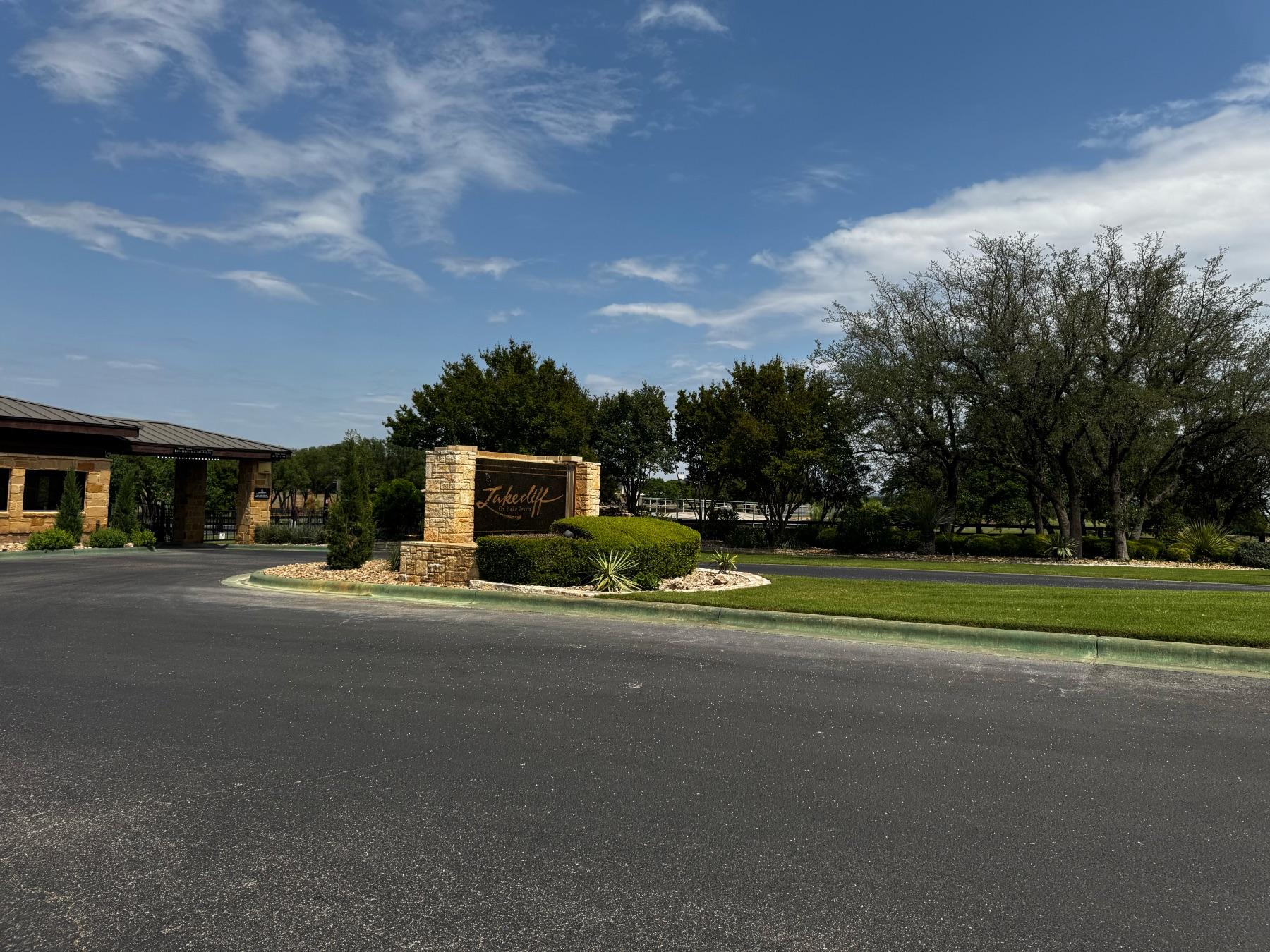 lakecliff neighborhood sign spicewood texas