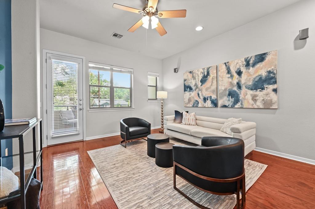 1115 Kinney Avenue 6 Austin TX 78704 Living Room with Porch